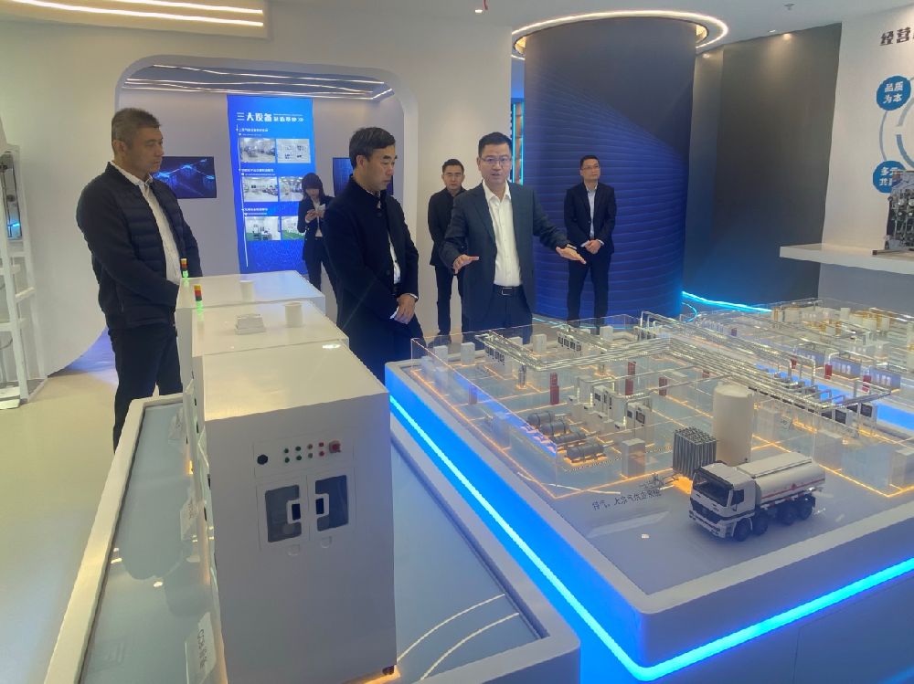 無錫市(shì)政協領導莅臨恒大(dà)電(diàn)子(zǐ)開(kāi)展“三聯系”走訪活動